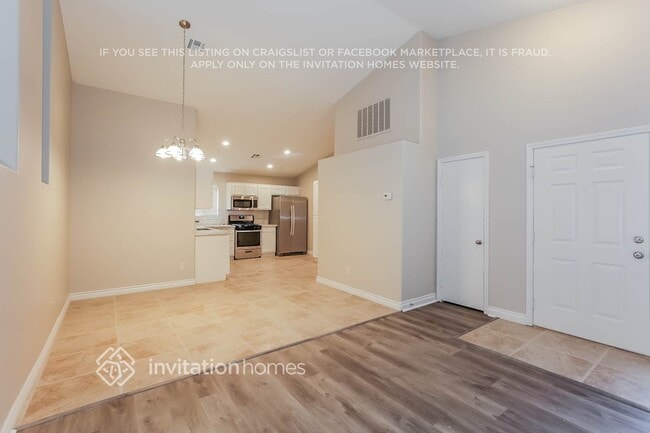 Photo - 627 Zalataia Way