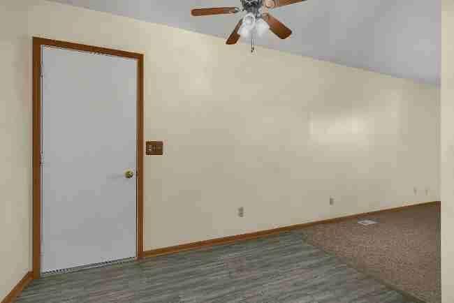 Photo - 657 E Crest Dr Unit b