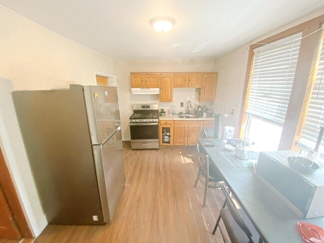 Photo - 733 Parker St Unit 3