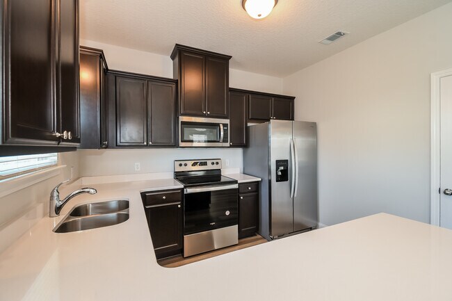 Photo - 812 Marne Blvd