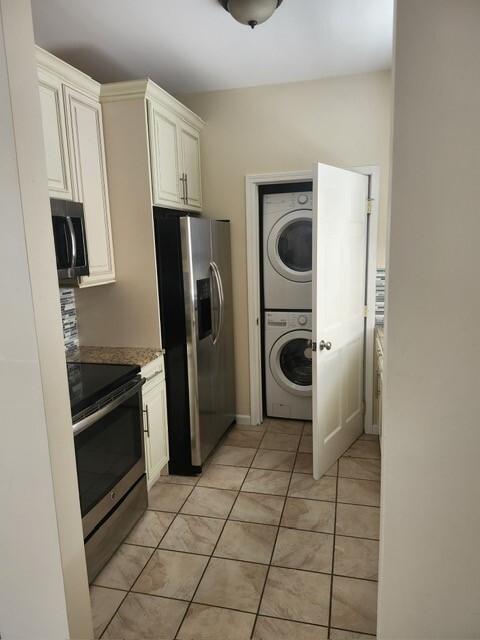 Building Photo - 7 Danica Way Unit 28