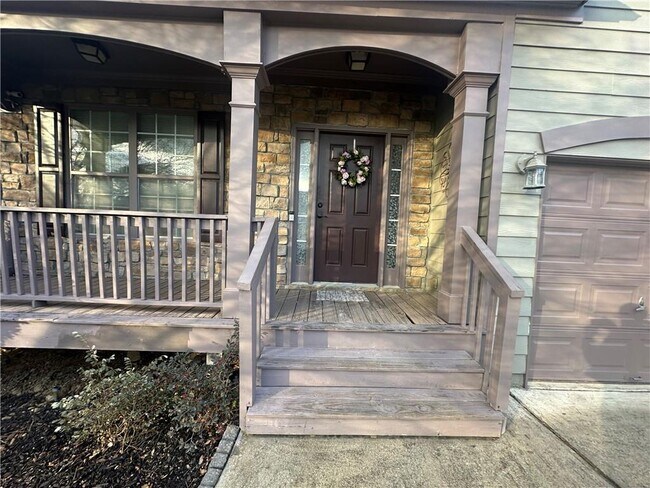 Photo - 61 Longwood Ct