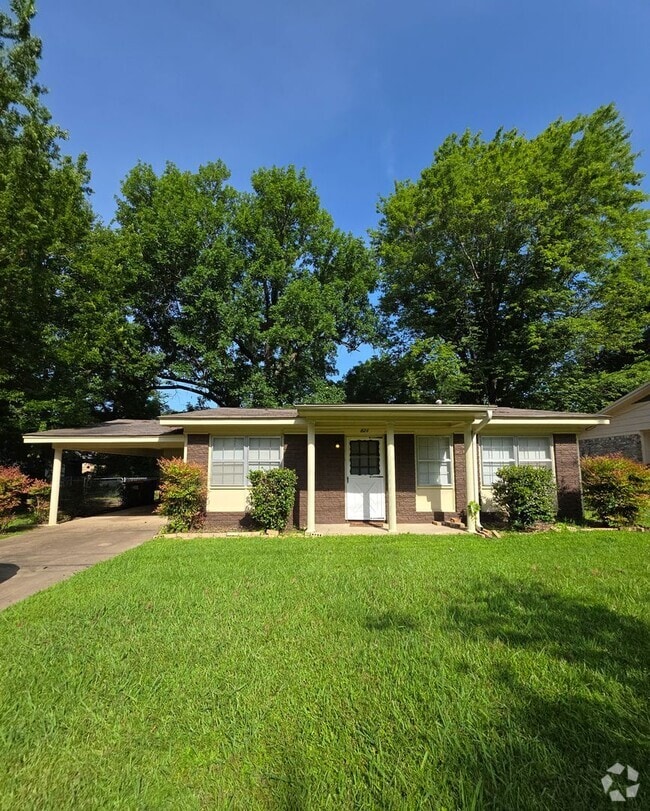 Building Photo - 821 N Parker Rd Rental