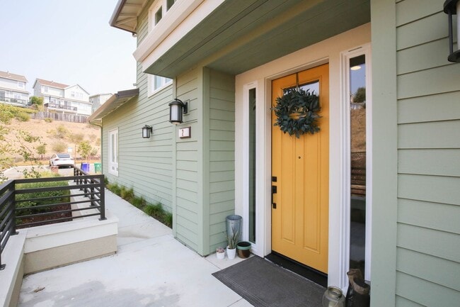 Photo - Enjoy Bay Views And Trails In This Newer Modern 3 Bedroom Home