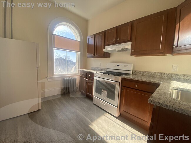 2 Ware St Unit 404
