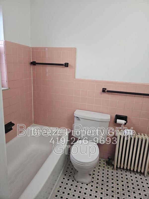Photo - 2445 W Bancroft St