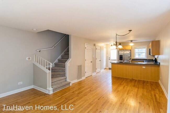 Photo - 2 br, 1.5 bath House - 525 W Washington Av...