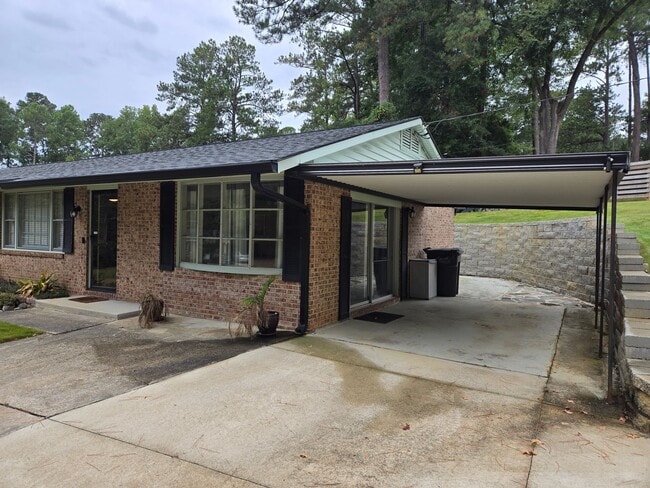 Photo - 613 Westbury Dr