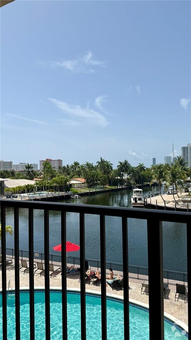 Building Photo - 301 Golden Isles Dr Unit 408 Rental