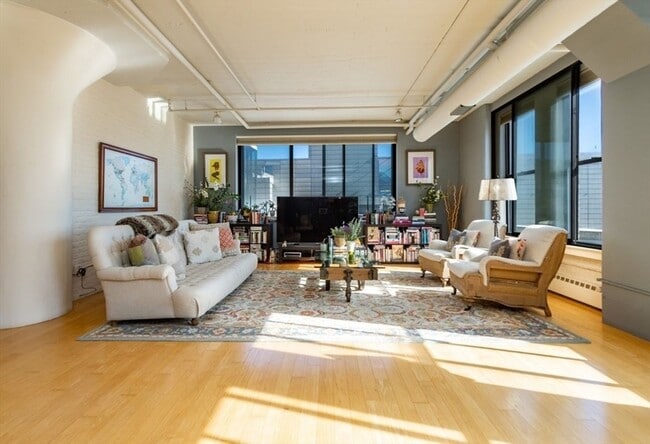 Building Photo - 210 South St Unit 5-5