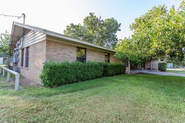 4501 Caswell-