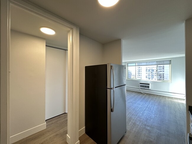 Photo - 1349 N Dearborn St Unit B41