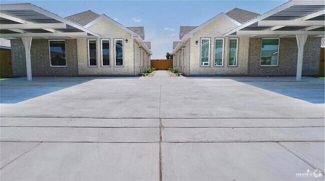 Building Photo - 5800 Nightingale Ave Rental