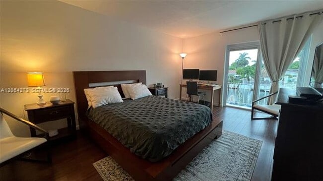 Photo - 2061 NE 123rd St
