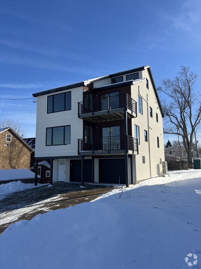 Building Photo - 907 W Front St Unit 907 West Front Street Rental