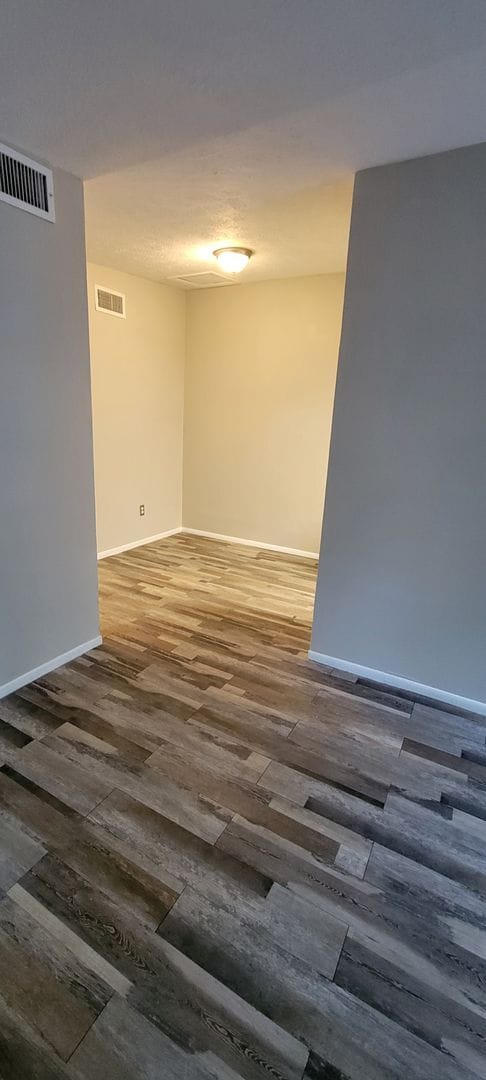 Photo - 2 BEDROOM 1 BATH DUPLEX CLOSE TO USF AND BUSCH GARDENS