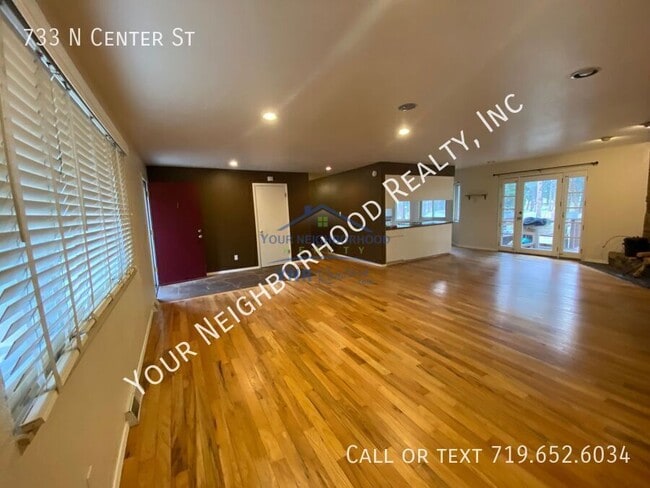 Photo - 733 N Center St