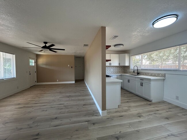 Building Photo - NEW, NEW NEW in Hanford Rental
