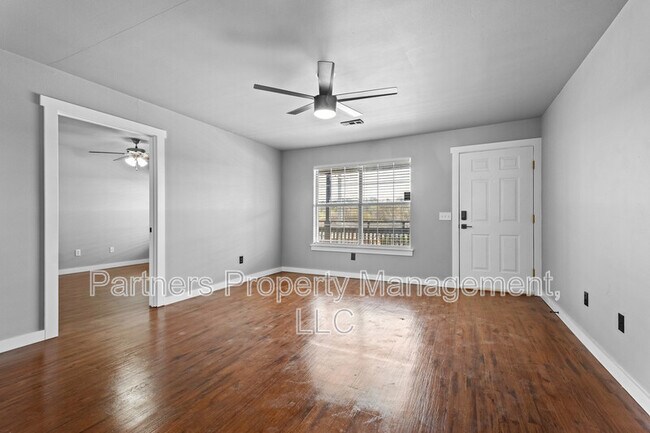 Photo - 825 N Leverett Ave