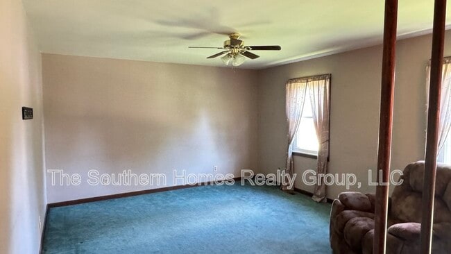 Photo - 1305 Ridgeway Cir