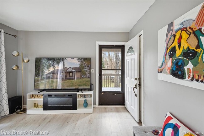 Photo - 1131 Indianwood Trail