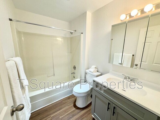 Photo - 2720 204th St SW Unit B