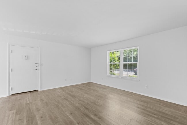 Photo - 1208 Manassas Ct