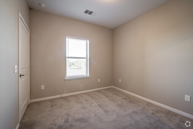 2HAB, 1BA - 900 ft² - Gala at Texas Parkway