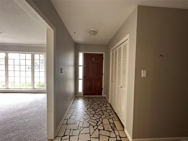 Photo - 811 Shadow Ln