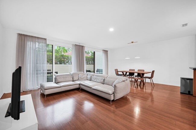 Photo - 21385 Marina Cove Cir