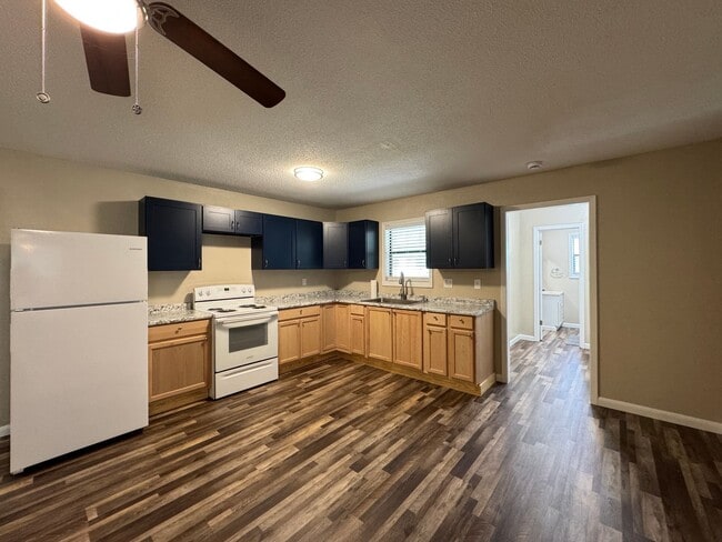 Photo - 2/2 Brick Home in Cave City!