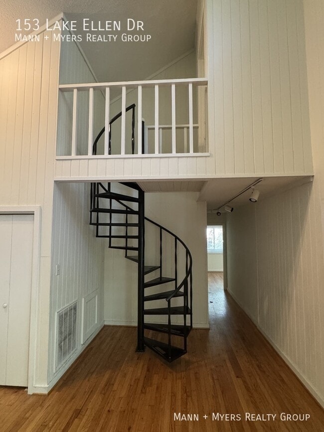 Photo - 153 Lake Ellen Dr