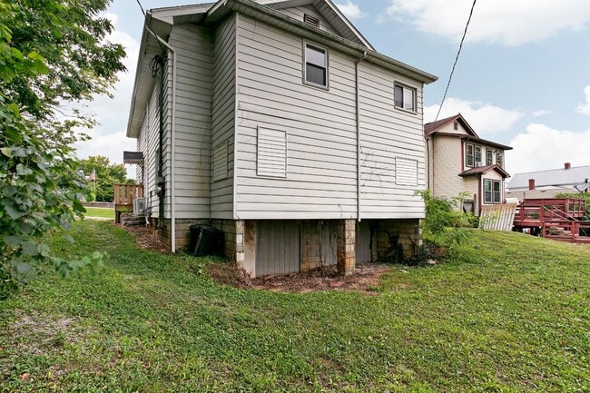 Photo - 104 Taylor Blvd