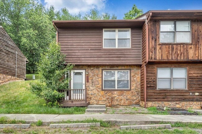 Photo - 2590 Townhouse St