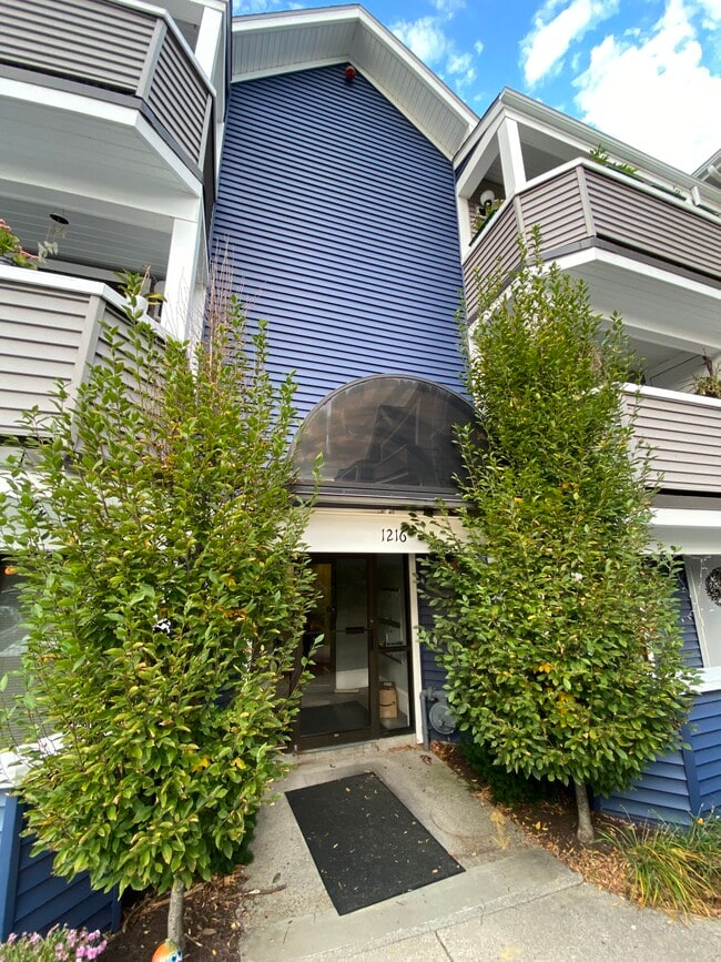 Photo - 1216 VFW Parkway Unit 43