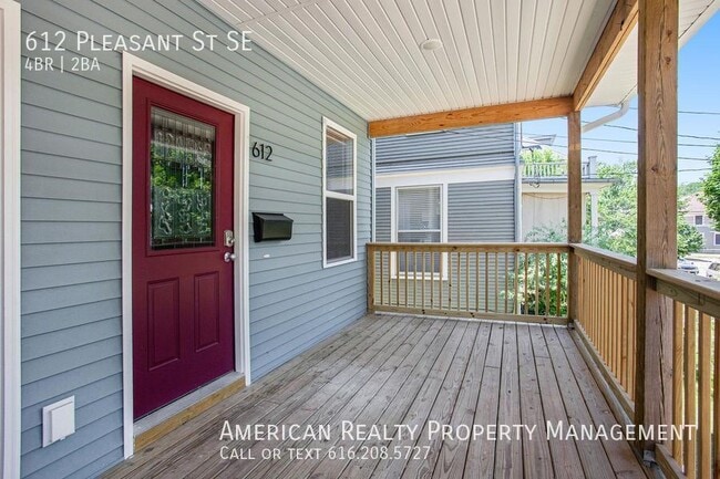 Photo - 612 Pleasant St SE