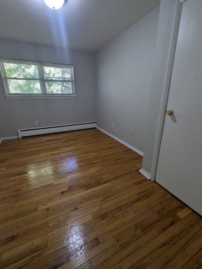 Photo - 215 Blake St