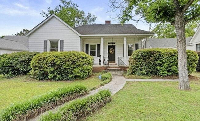 Building Photo - This home truly has it all—style, comfort,...