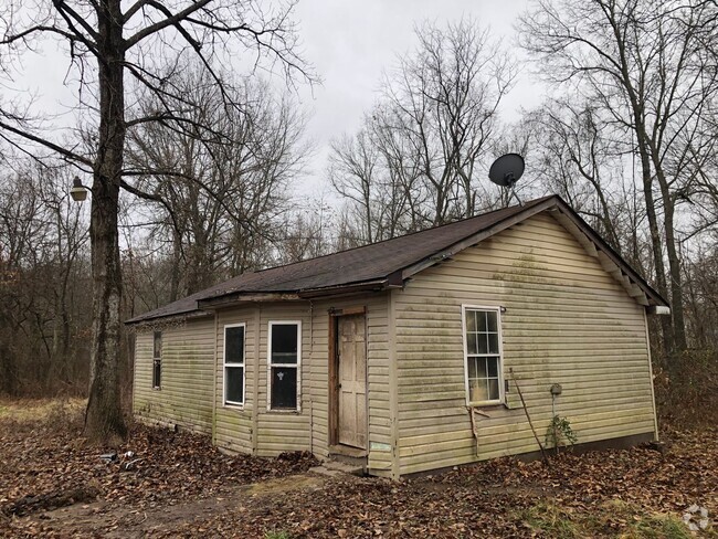 Building Photo - BISMARCK - 3 bedroom 1 bath Ranch on 5 acr... Rental
