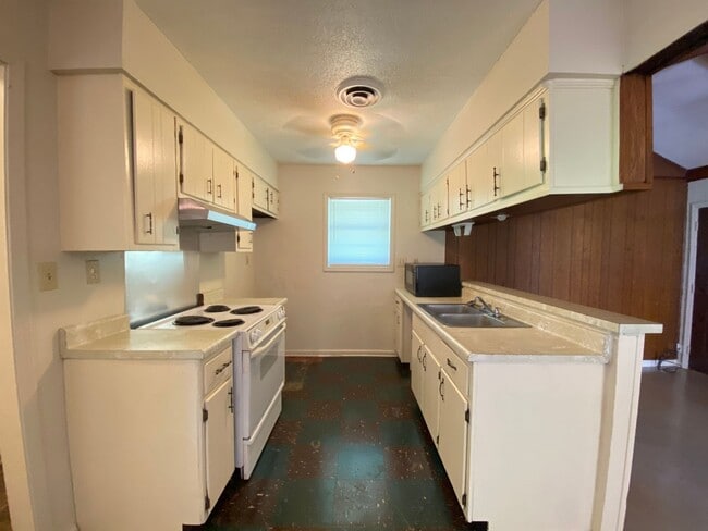 Photo - 4060 Stowe St