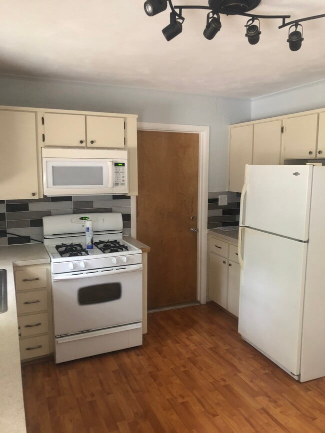 Photo - 157 N Rhodes St