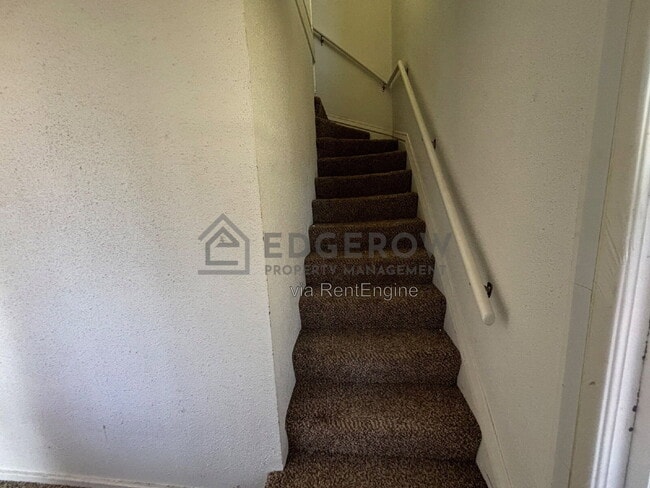 Photo - 354 Holmdene Blvd NE