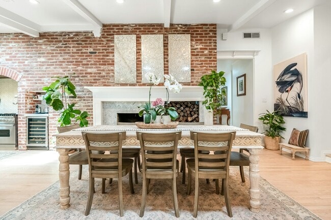 Photo - 1531 W Laurel Ave House