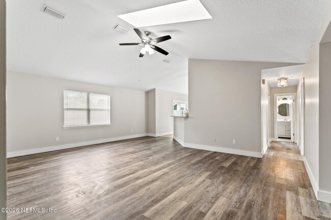 Photo - 13335 Currituck Dr N