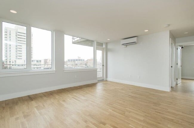 Building Photo - 336 Harvard St Unit 7 Rental