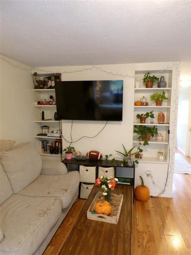 Photo - 6 Cassidy Ln Unit B