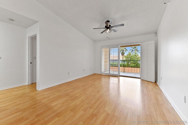 Photo - 140 Yacht Club Way Unit 307