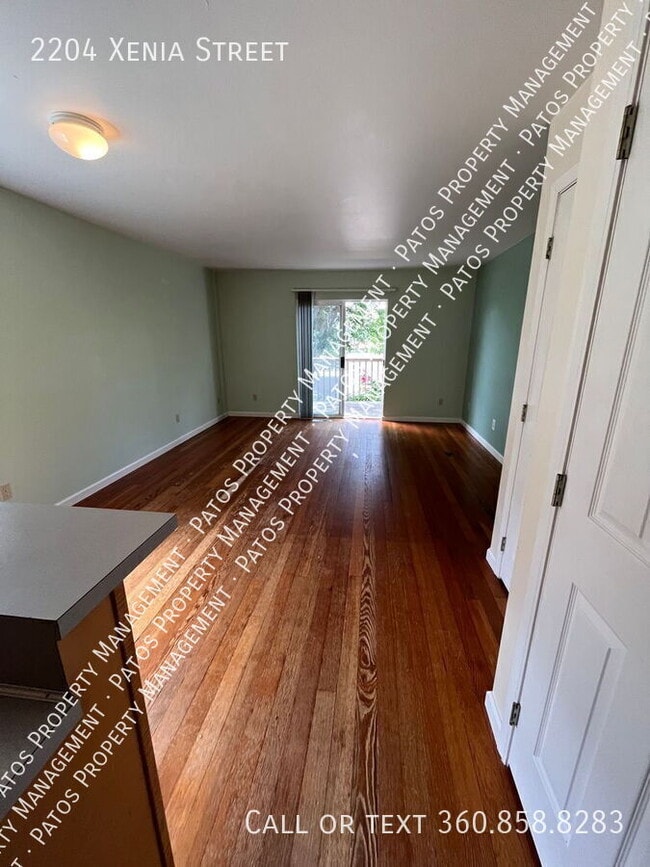 Photo - 2204 Xenia St