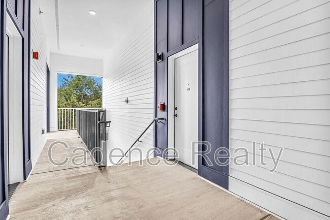 Photo - 610 S Kerr Ave Unit 308