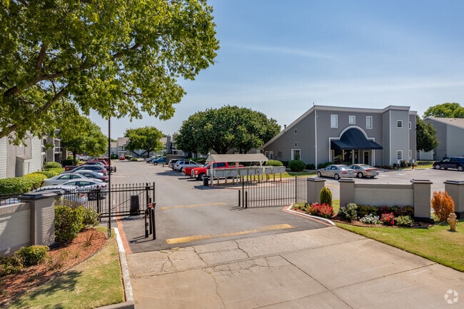 Woodland HIlls Apartments
